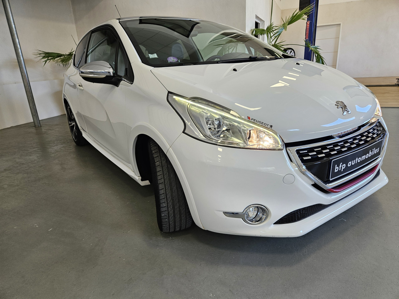 Peugeot 208 GTi 200cv